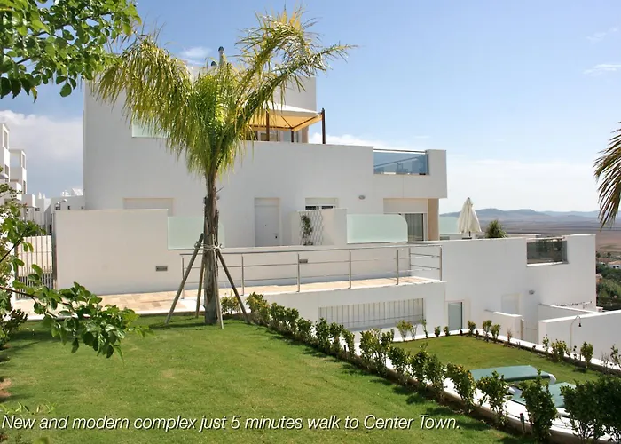 Marina 2. Atico De Lujo. Vistas Al Mar. Piscina. Apartamento